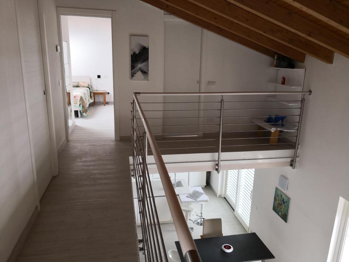 Charme Lake Loft Ispra Exteriör bild