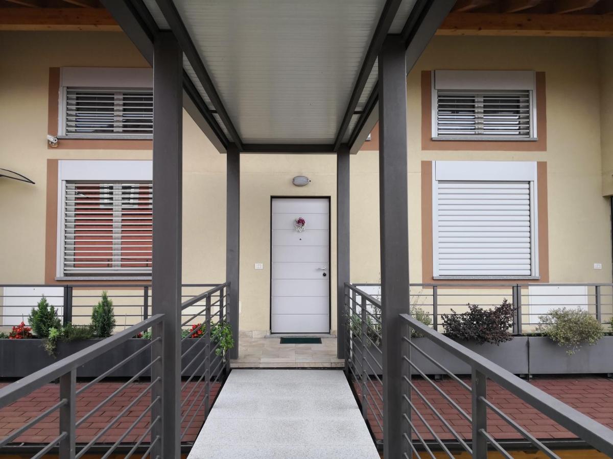 Charme Lake Loft Ispra Exteriör bild