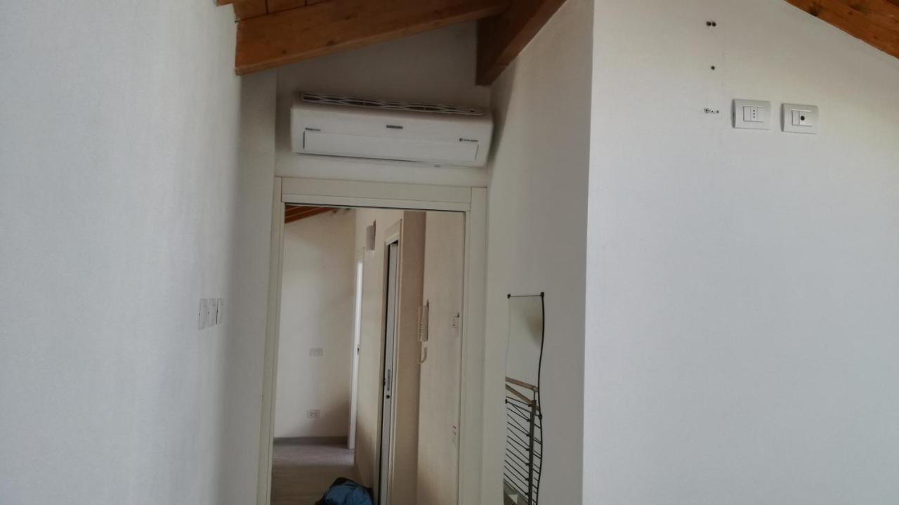 Charme Lake Loft Ispra Exteriör bild