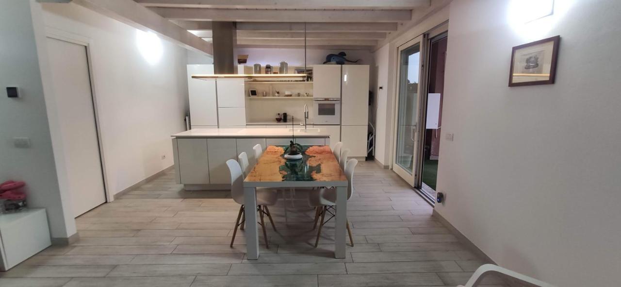 Charme Lake Loft Ispra Exteriör bild