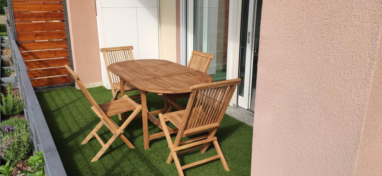 Charme Lake Loft Ispra Exteriör bild