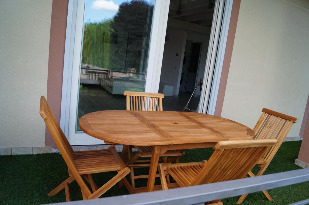 Charme Lake Loft Ispra Exteriör bild