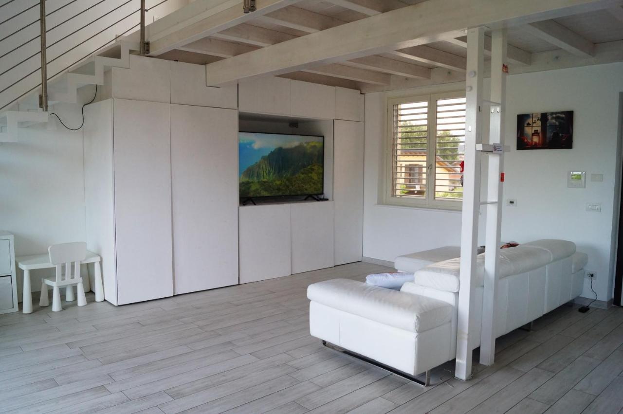 Charme Lake Loft Ispra Exteriör bild