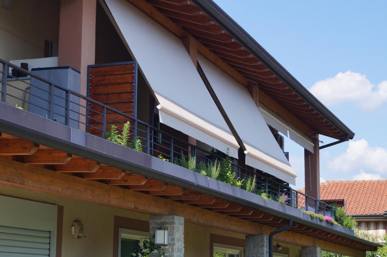 Charme Lake Loft Ispra Exteriör bild